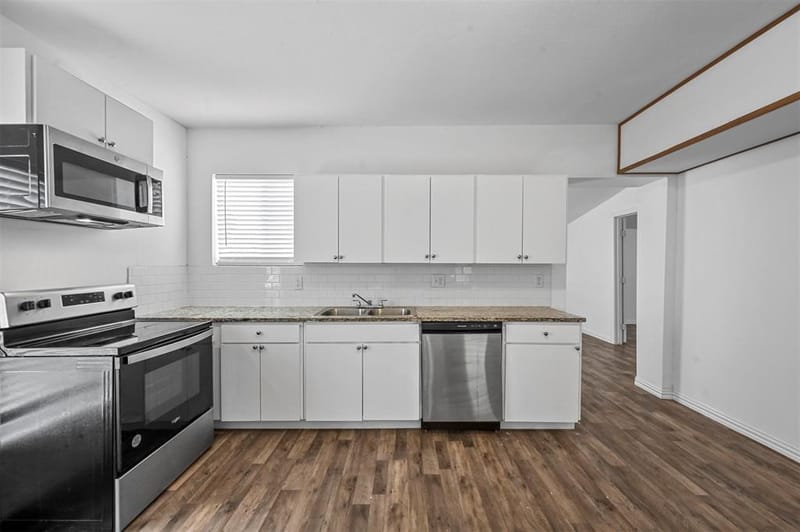 708 W Day Street, Denison TX 75020 - Photo 5