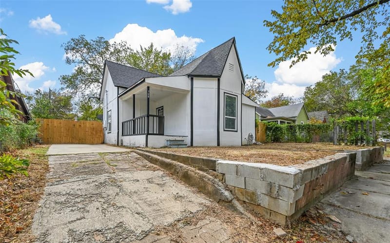 708 W Day Street, Denison TX 75020 - Photo 20