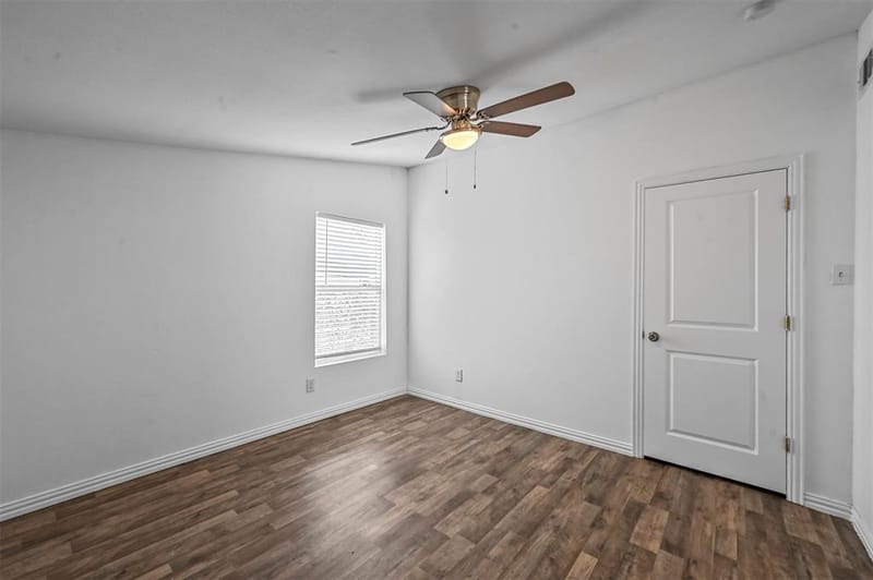 708 W Day Street, Denison TX 75020 - Photo 14