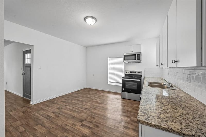 708 W Day Street, Denison TX 75020 - Photo 8