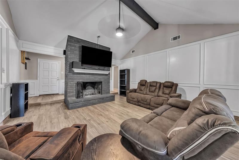 3813 Lynbrook Lane, Arlington TX 76015 - Photo 4