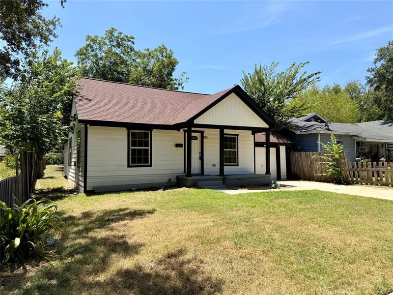 105 W Damon Street, Terrell TX 75160