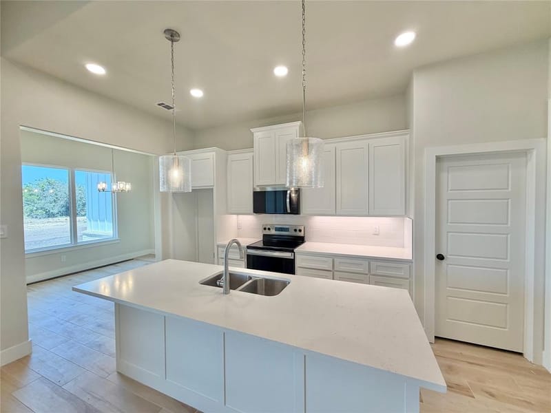 1021 Sabrina Court, Weatherford TX 76085 - Photo 8