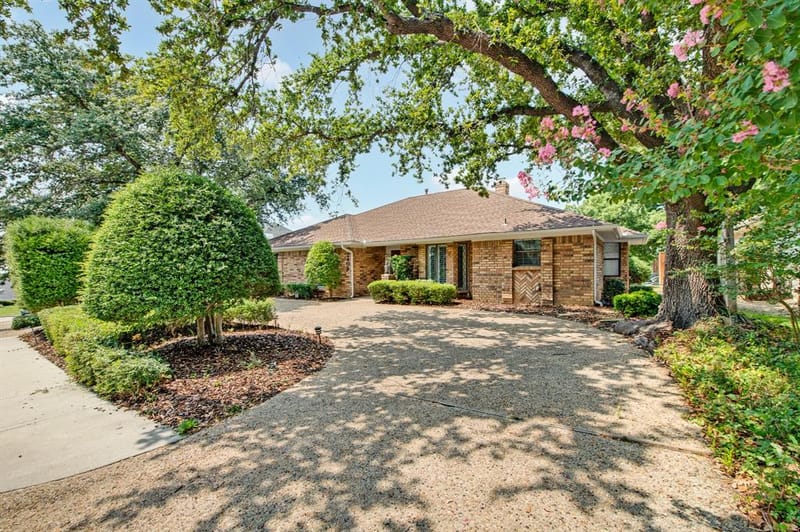 2409 Glen Morris Road, Carrollton TX 75007