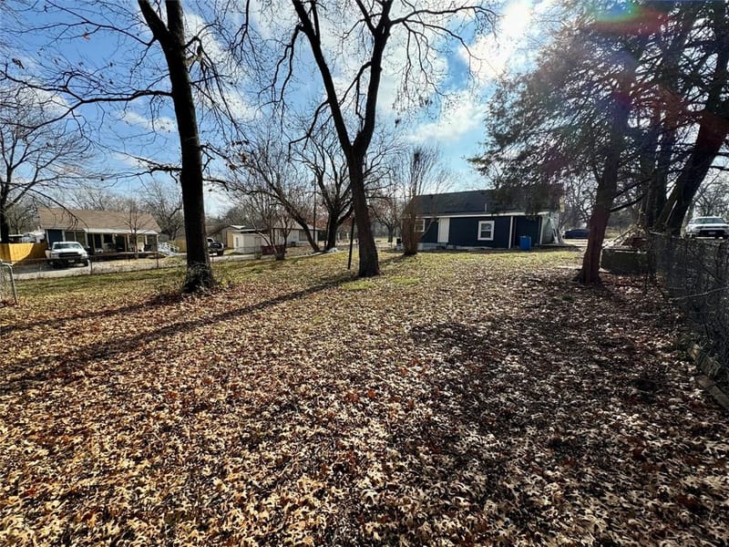 400 S 4th Street, Bonham TX 75418 - Photo 4