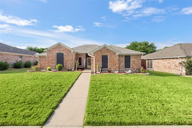 327 Choctaw Trail, Waxahachie TX 75165 - Photo 6
