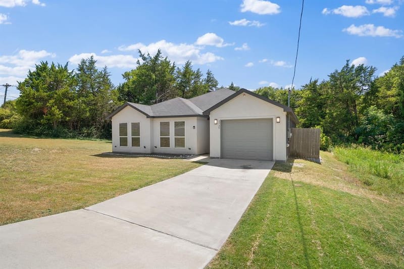 5735 Bon Air Drive, Dallas TX 75241 - Photo 2