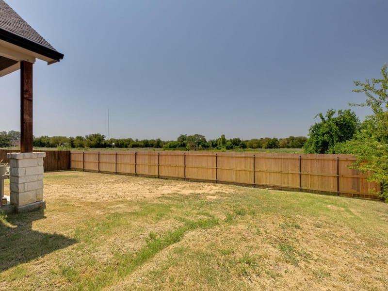 310 Oakwood Avenue, Jacksboro TX 76458 - Photo 23