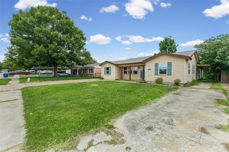 116 Highland Drive, Ennis TX 75119 - Photo 2