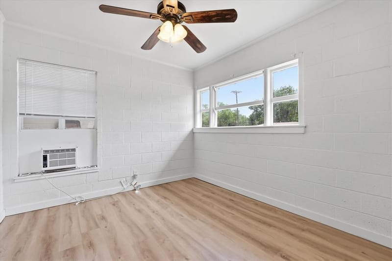 610 Crescent Street, Denton TX 76201 - Photo 9