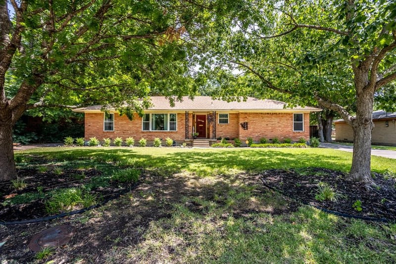 124 MARTIN Drive, Lancaster TX 75146