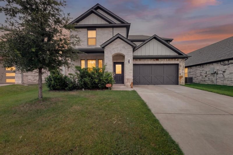 136 Camp Fire Drive, Waxahachie TX 75165