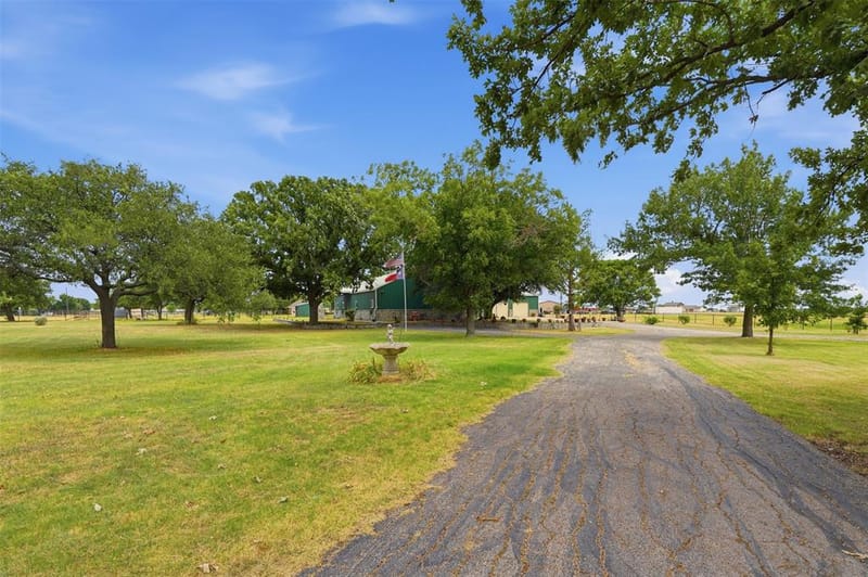 8165 Jackson Road, Krum TX 76249 - Photo 3