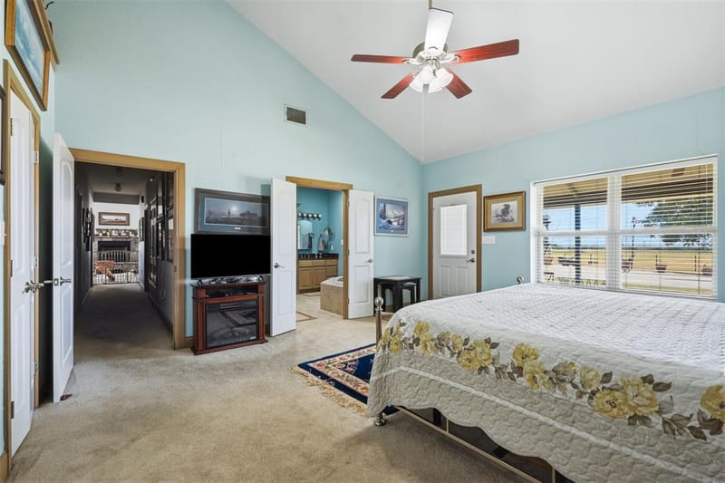 8165 Jackson Road, Krum TX 76249 - Photo 11