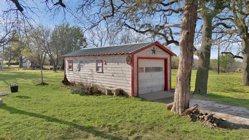 202 Johns Drive, Chico TX 76431 - Photo 7