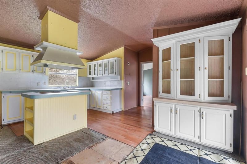 4012 Nebraska Trail, Granbury TX 76048 - Photo 4