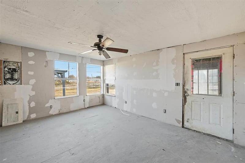 604 S Spears Street, Alvarado TX 76009 - Photo 7