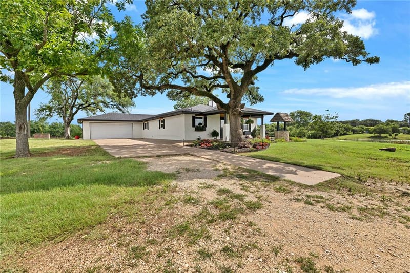 1901 Melissa Lane, Cleburne TX 76031 - Photo 7