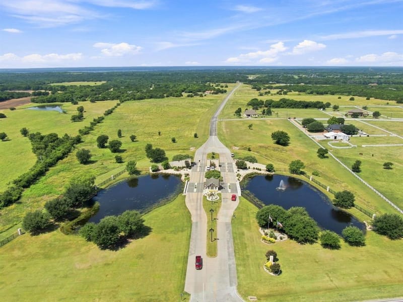 27172 Whispering Meadow Drive, Whitney TX 76692 - Photo 35