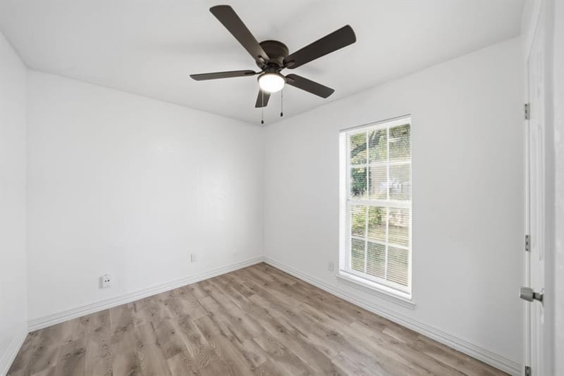 10124 Shayna Drive, Dallas TX 75217 - Photo 9