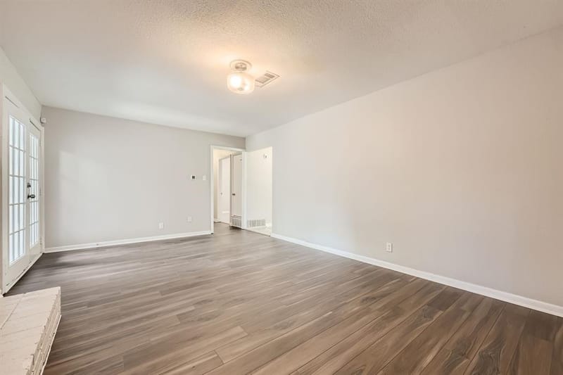 2309 Woodlawn Drive, Ennis TX 75119 - Photo 6