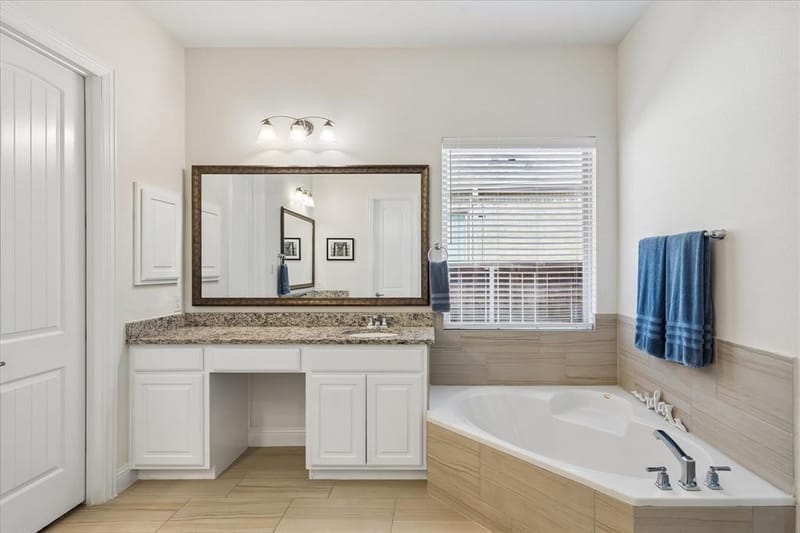 1709 Hamlet Drive, Fort Worth TX 76052 - Photo 16