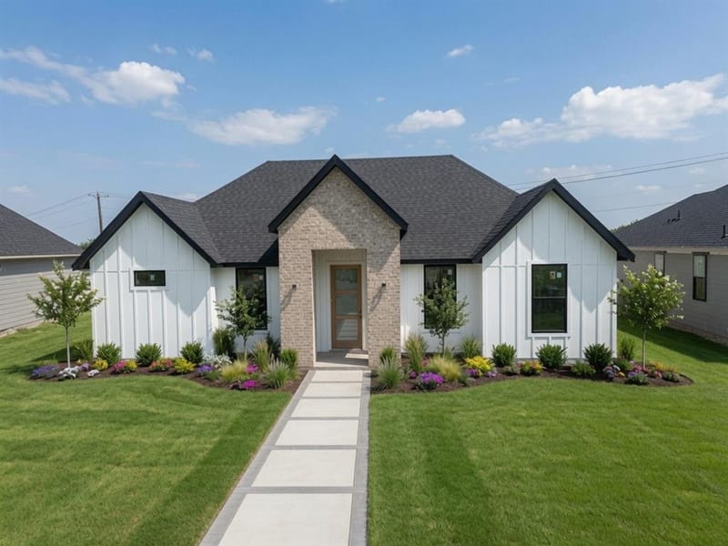 1636 W Wintergreen Road, Lancaster TX 75134