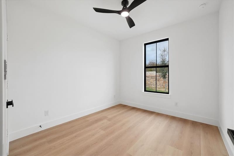1636 W Wintergreen Road, Lancaster TX 75134 - Photo 19