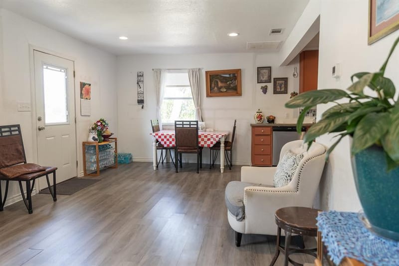 1206 9th Street, Mineral Wells TX 76067 - Photo 6