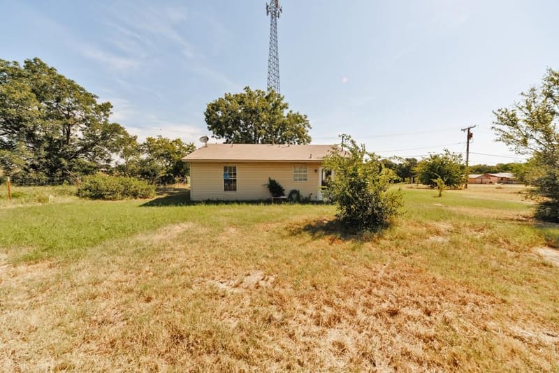 304 Missouri Street, Bowie TX 76230 - Photo 2