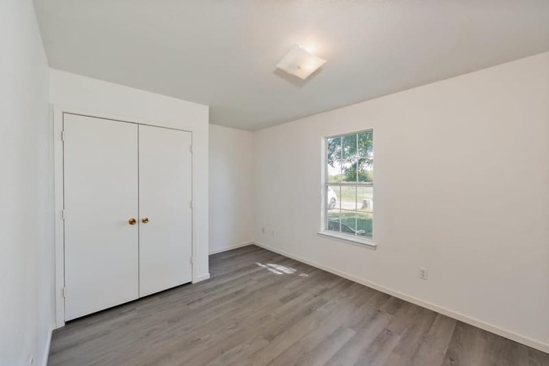 304 Missouri Street, Bowie TX 76230 - Photo 10