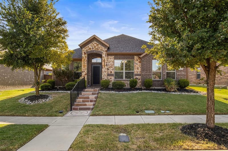 205 Melody Way, Red Oak TX 75154