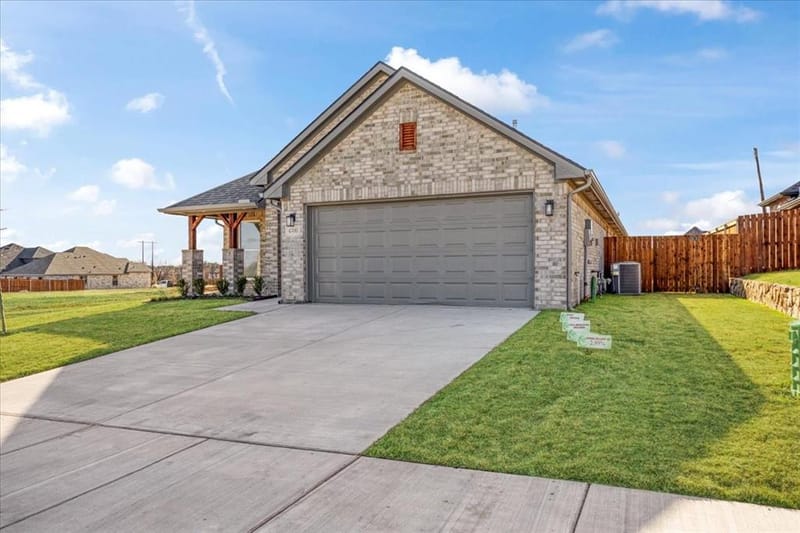 4300 Hummingbird Drive, Sherman TX 75092 - Photo 2