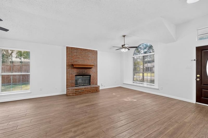 5205 Livermore Drive, Arlington TX 76017 - Photo 6