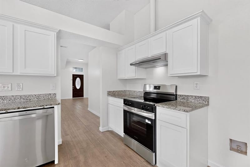 5205 Livermore Drive, Arlington TX 76017 - Photo 12