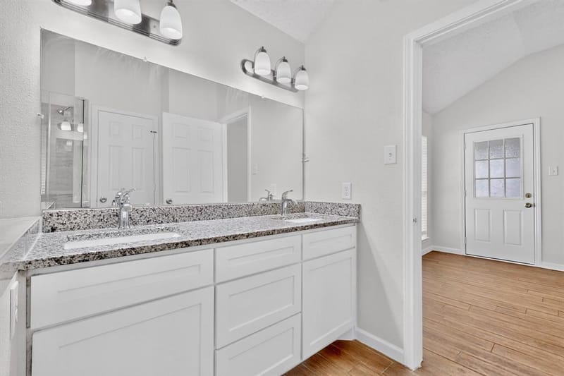5205 Livermore Drive, Arlington TX 76017 - Photo 20