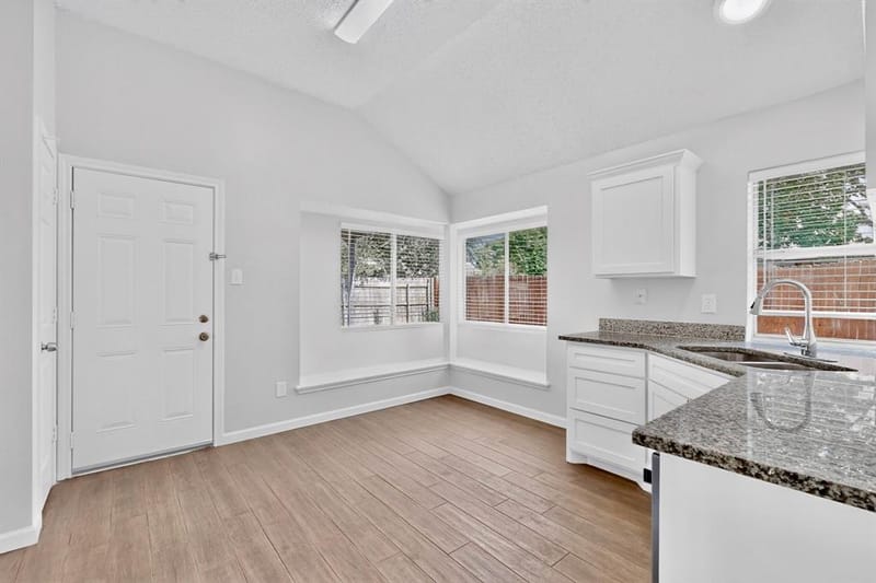 5205 Livermore Drive, Arlington TX 76017 - Photo 11