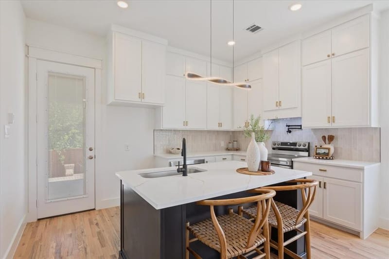 204 3rd Street, Hillsboro TX 76645