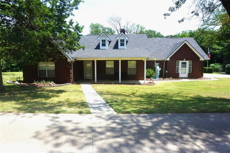 610 S Lillis Lane, Denison TX 75020 - Photo 2