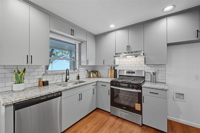1310 W Cedar Street, Arlington TX 76012 - Photo 3