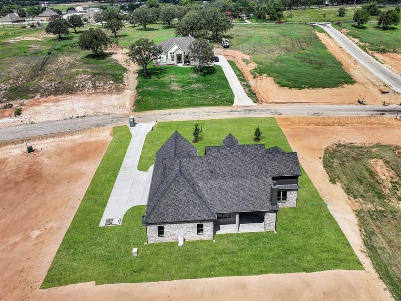 305 Wrangler Court, Weatherford TX 76088 - Photo 10
