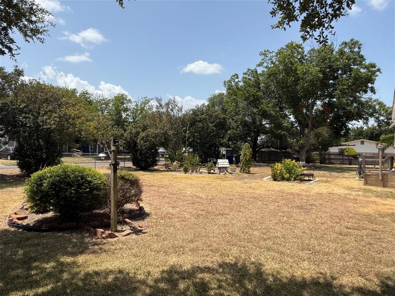 2233 Park Lake Drive, Waco TX 76708 - Photo 3
