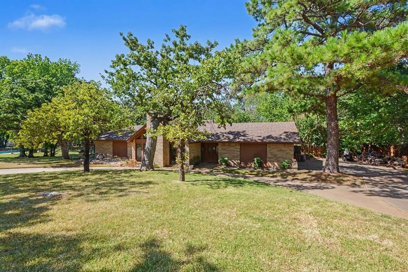 135 Creekside Drive, Double Oak TX 75077 - Photo 13