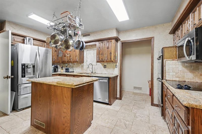 135 Creekside Drive, Double Oak TX 75077 - Photo 7