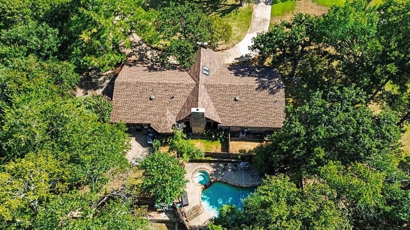 135 Creekside Drive, Double Oak TX 75077