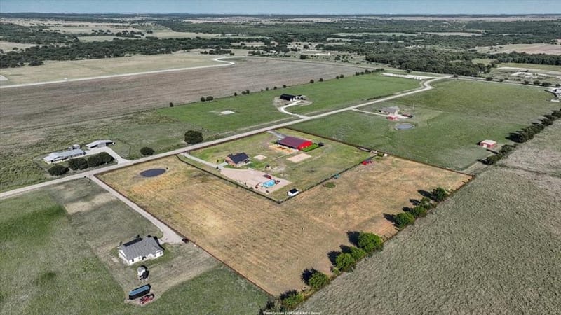 201 Private Road 107, Blum TX 76627 - Photo 2