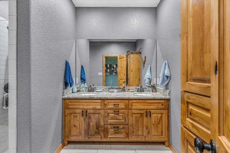 201 Private Road 107, Blum TX 76627 - Photo 38