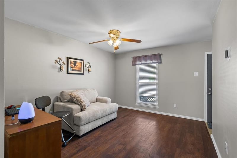 1019 Woodmere Drive, Lewisville TX 75067 - Photo 6