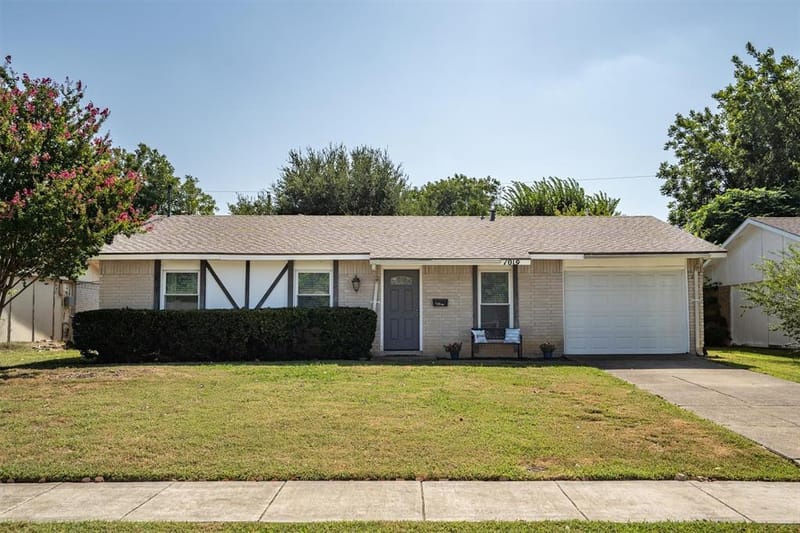 1019 Woodmere Drive, Lewisville TX 75067