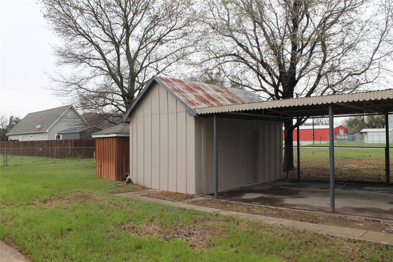 104 S Hubbard Street, Alvord TX 76225 - Photo 28